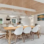 4 Bedroom Amazing In Σπίτι διακοπών