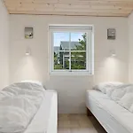 Σπίτι διακοπών 4 Bedroom Amazing In *