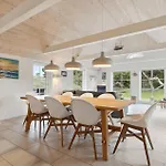 4 Bedroom Amazing In *