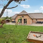 4 Bedroom Amazing In *