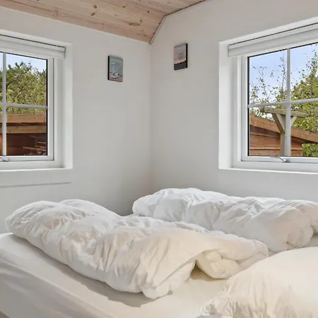 4 Bedroom Amazing In Σπίτι διακοπών Ringkøbing