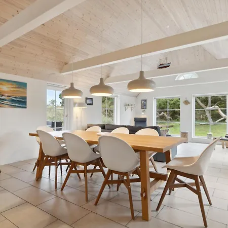 4 Bedroom Lovely In *