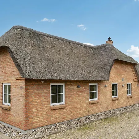 4 Bedroom Amazing In Feriehus *