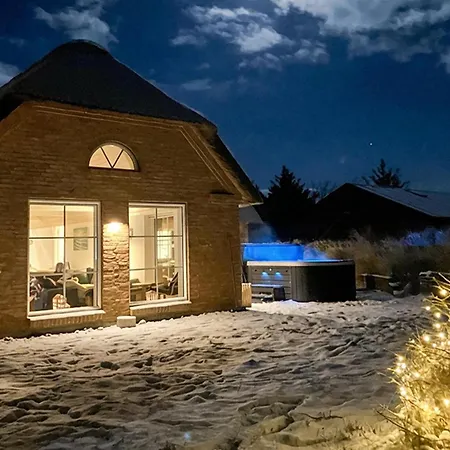 4 Bedroom Amazing In Ringkøbing