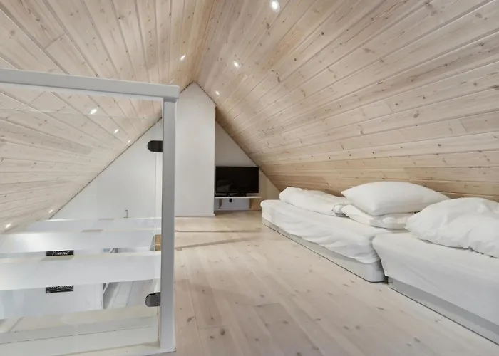 4 Bedroom Amazing In *