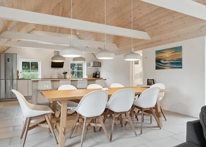 4 Bedroom Amazing In Vakantiehuis