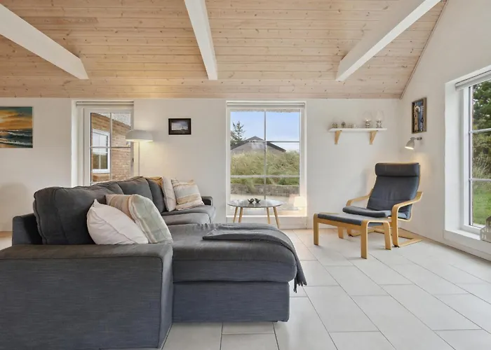 4 Bedroom Amazing In Vakantiehuis