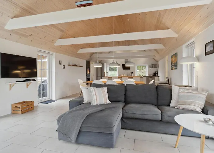 4 Bedroom Amazing In Holiday home Ringkobing