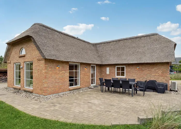 Holiday home 4 Bedroom Amazing In