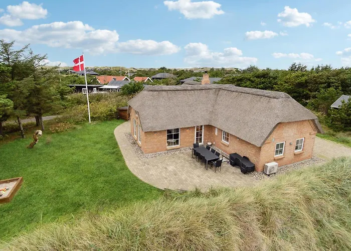 4 Bedroom Amazing In Ringkøbing